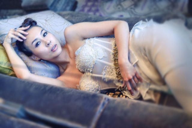 Shanghai （上海）　『　Four Seasons Hotels　』　広告＆写真集 with Miss Hong Kong